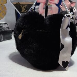 NEW Fashion Fuzzy Black Heart Purse With Pearl Crossbody Strap And Heart Twilly